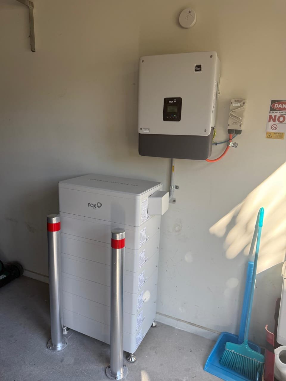 Modern Solar Battery Storage System